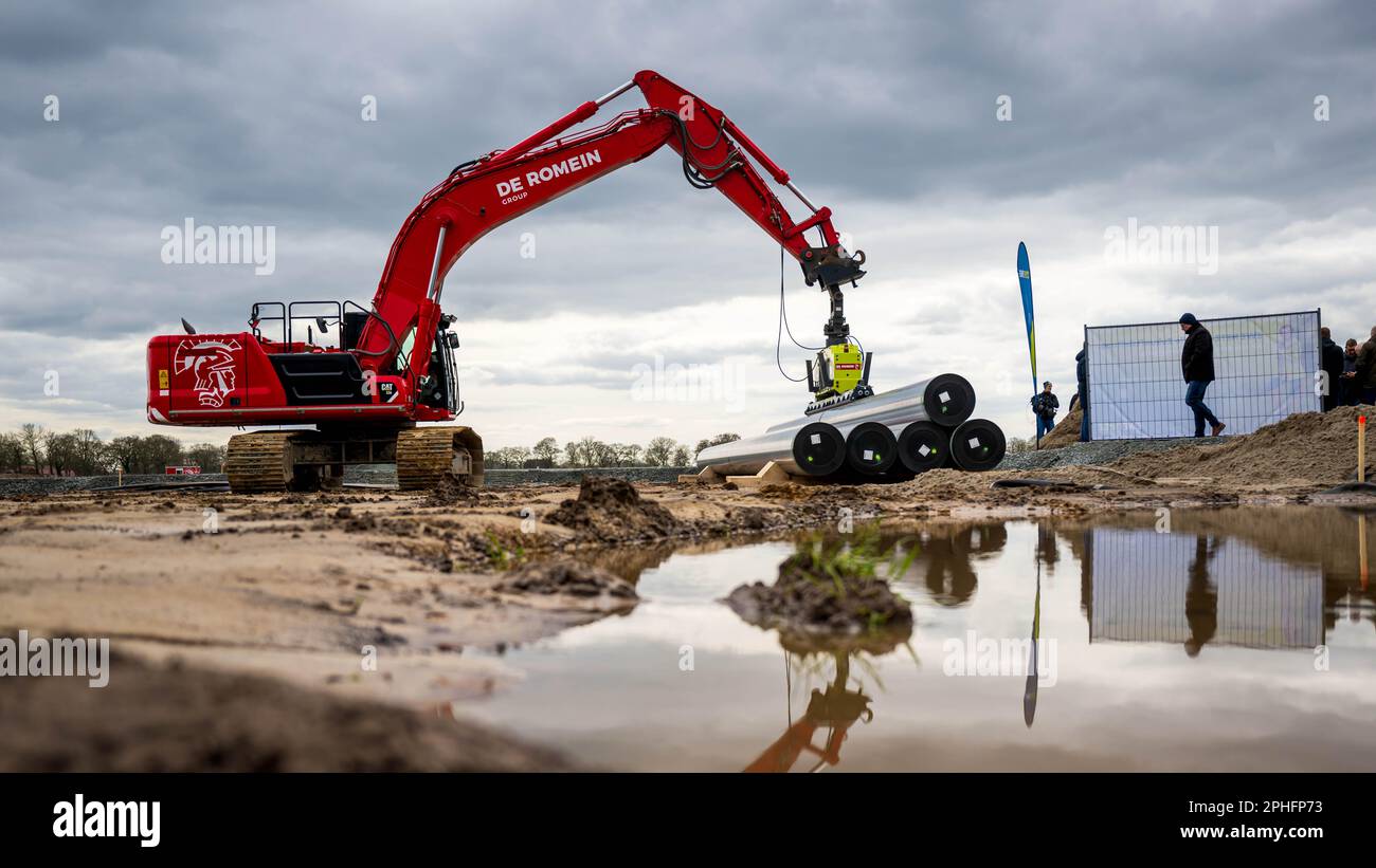 Underground liquefied natural gas hi-res stock photography and images ...