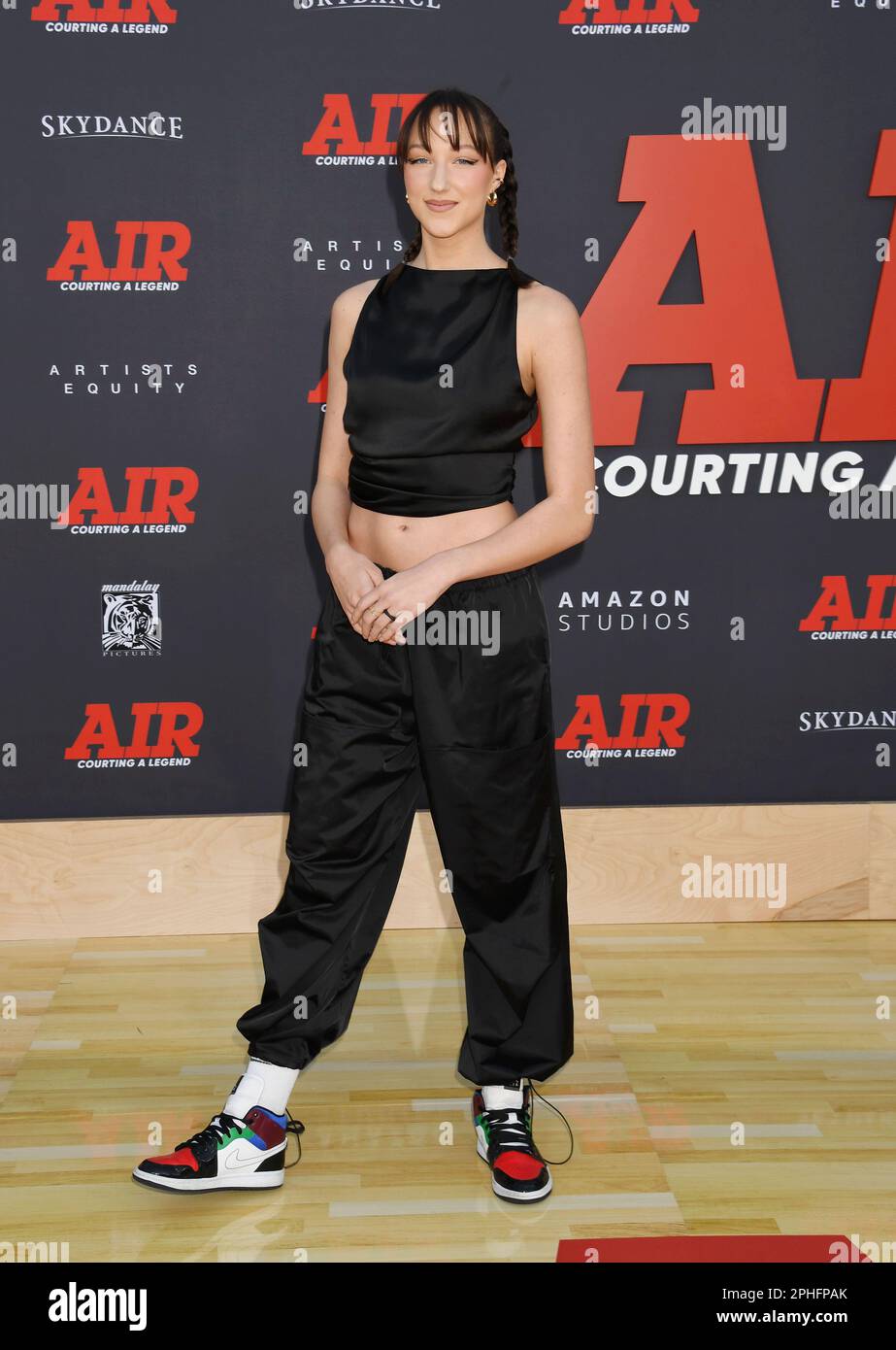 LOS ANGELES, CALIFORNIA - MARCH 27: Caylee Cowan attends