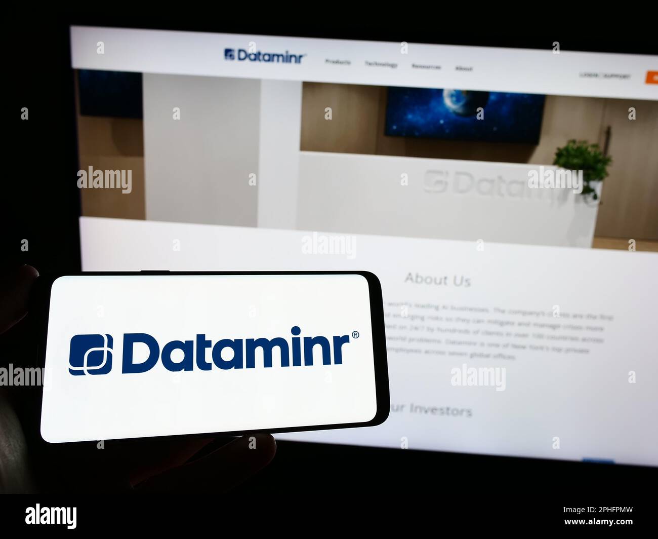 Dataminr logo hi-res stock photography and images - Alamy