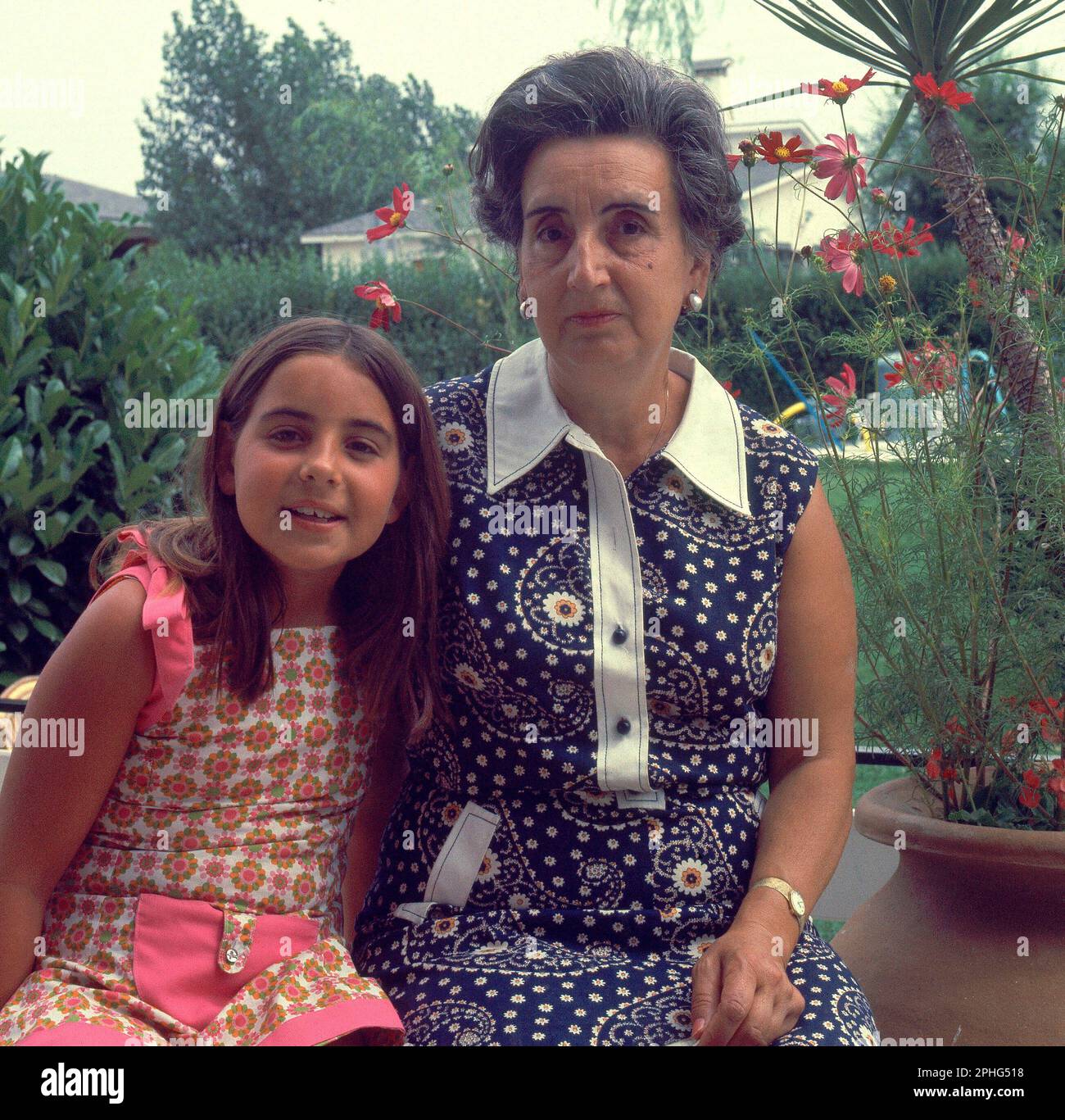 Viejo con niña hi-res stock photography and images - Alamy