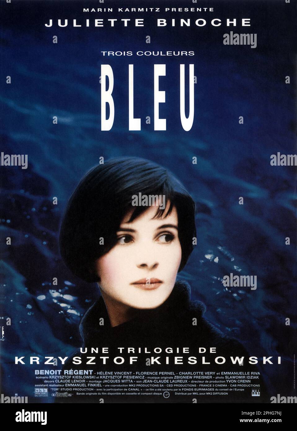 THREE COLOURS: BLUE (1993) -Original title: TROIS COULEURS: BLEU-, directed by KRZYSZTOF KIESLOWSKI. Credit: MK2/CED/FRANCE 3/CAB/TOR/CANAL + / Album Stock Photo