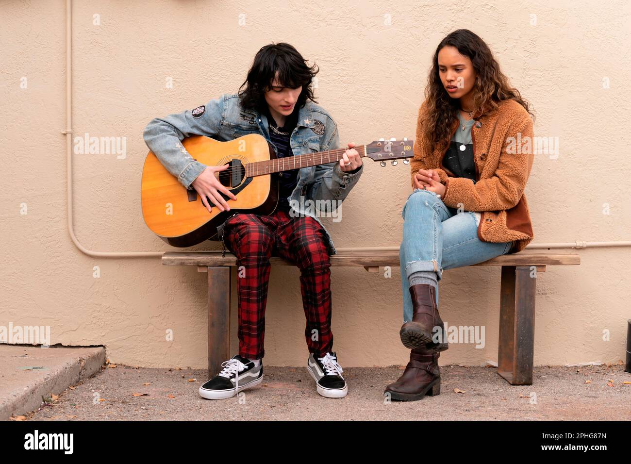 FINN WOLFHARD and ALISHA BOE in WHEN YOU FINISH SAVING THE WORLD (2022), directed by JESSE EISENBERG. Credit: CAA Media Finance / Fruit Tree / Album Stock Photo