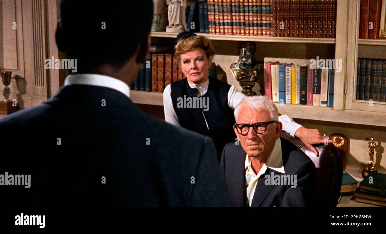 SPENCER TRACY, KATHARINE HEPBURN and SIDNEY POITIER in GUESS WHO'S COMING TO DINNER (1967), directed by STANLEY KRAMER. Credit: COLUMBIA PICTURES / Album Stock Photo
