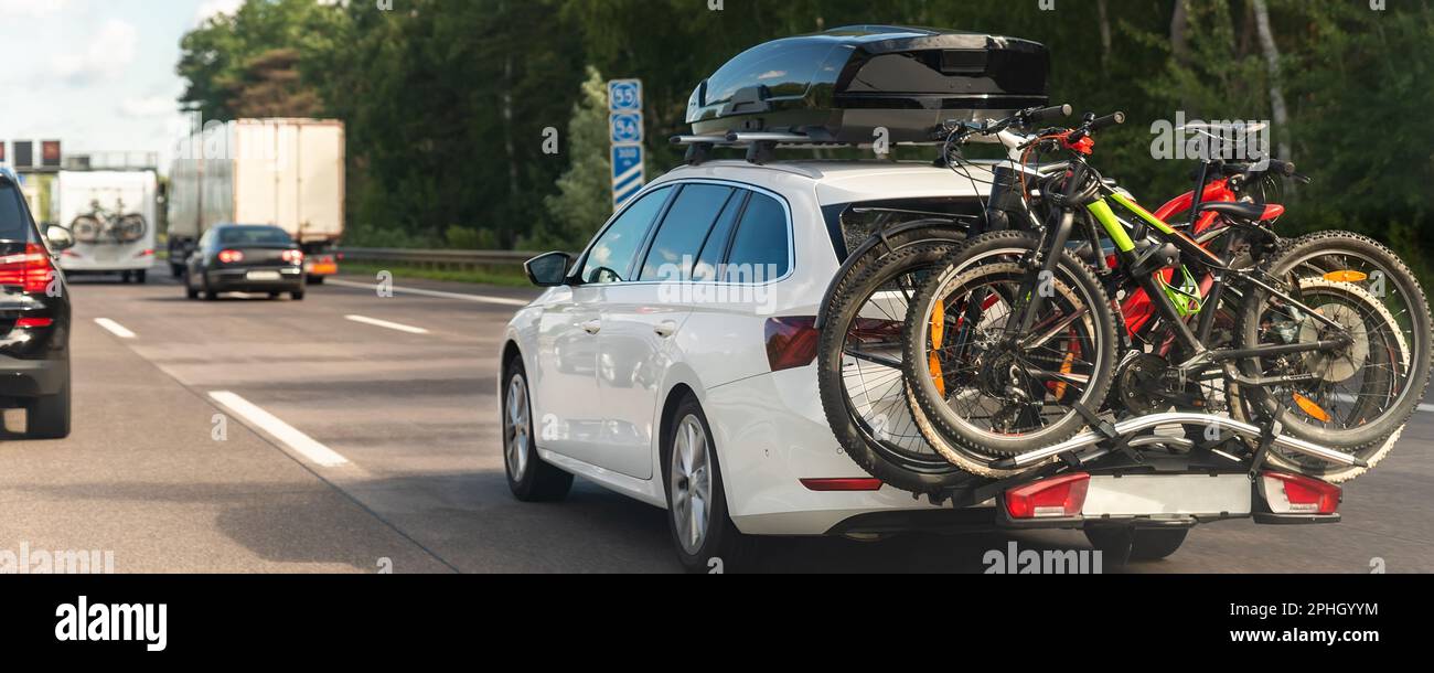 Car roof bike hi res stock photography and images Page 10 Alamy