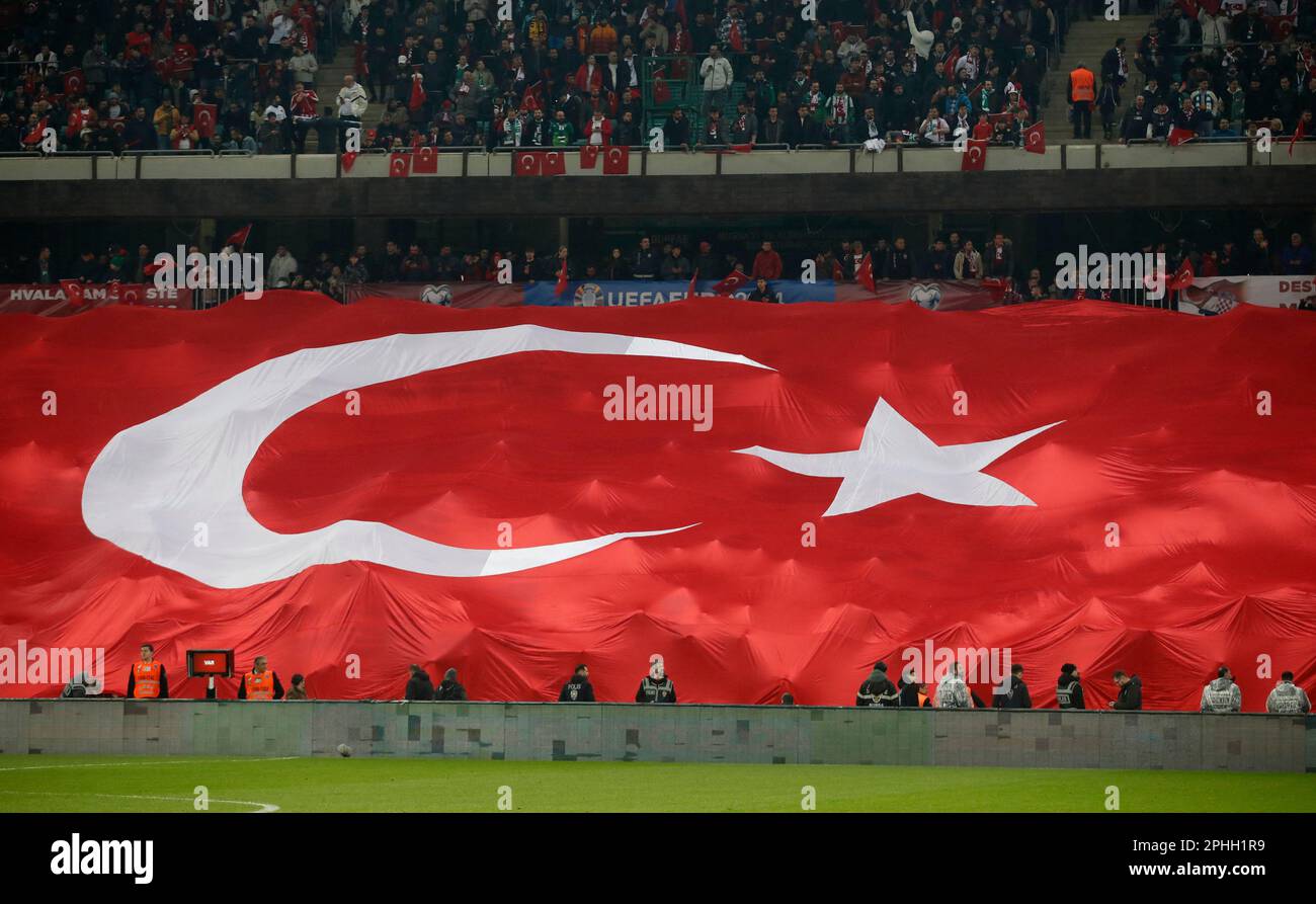 Soccer Football - UEFA Euro 2024 Qualifiers - Group D - Turkey v Croatia - Bursa Timsah Arena, Bursa, Turkey - March 28, 2023 A Turkey flag is displayed before the match REUTERS/Murad Sezer Stock Photo