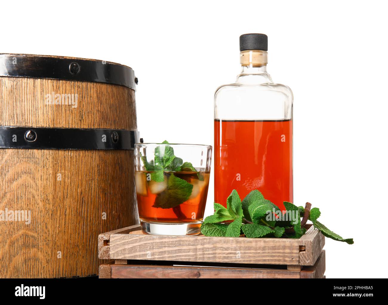 Gift Box Wooden Crate Barrel Whisky Bourbon Liquor Whiskey Bottle Stock  Photo - Download Image Now - iStock