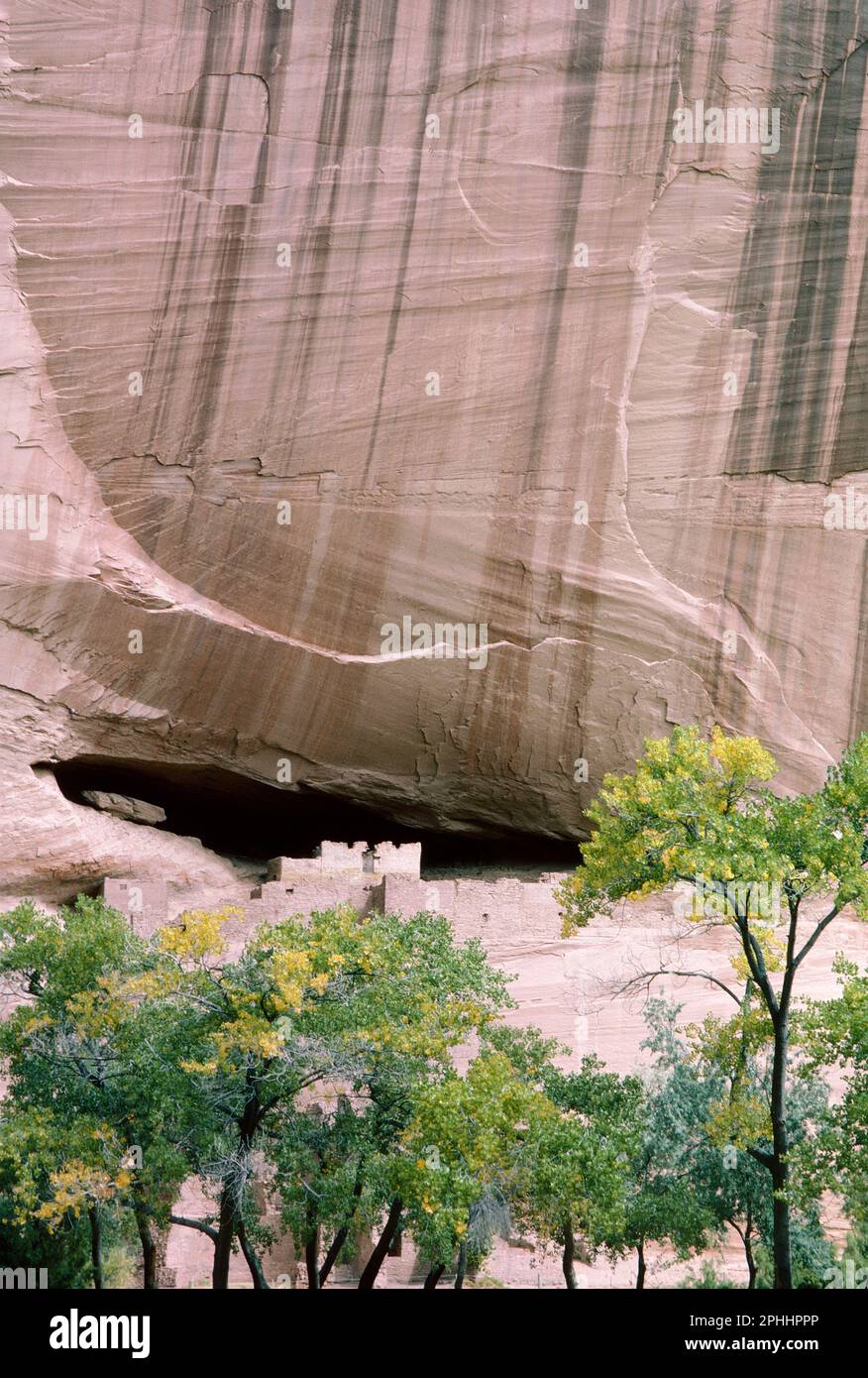 Anasazi ruins (White House Ruins) at Canyon de Chelly National Monument, Chinle, Arizona, USA Stock Photo