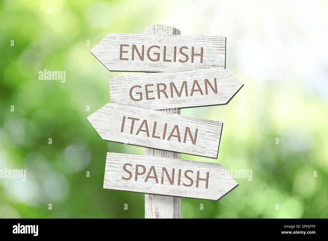 Speaking different languages hi-res stock photography and images - Alamy
