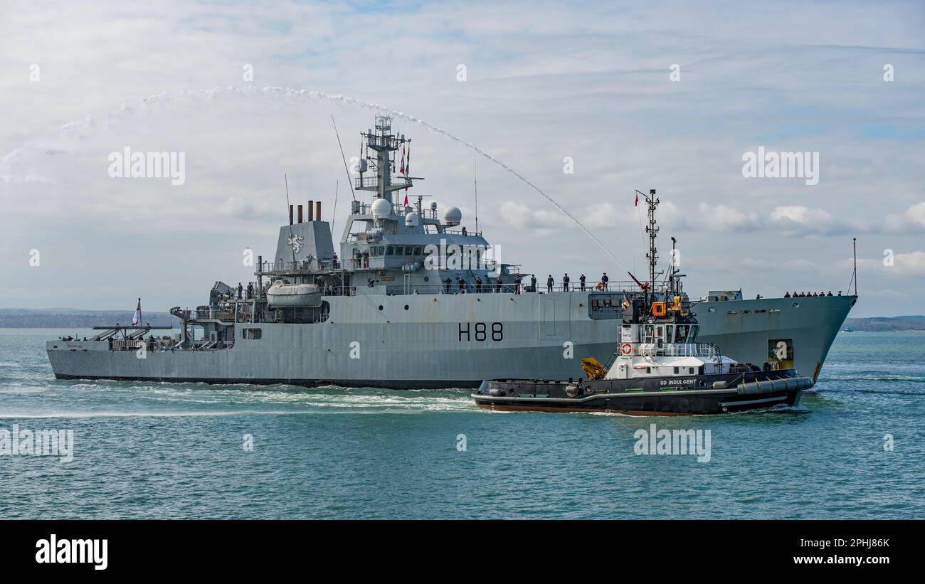 The Royal Navy survey vessel HMS Enterprise (H88) approaching ...