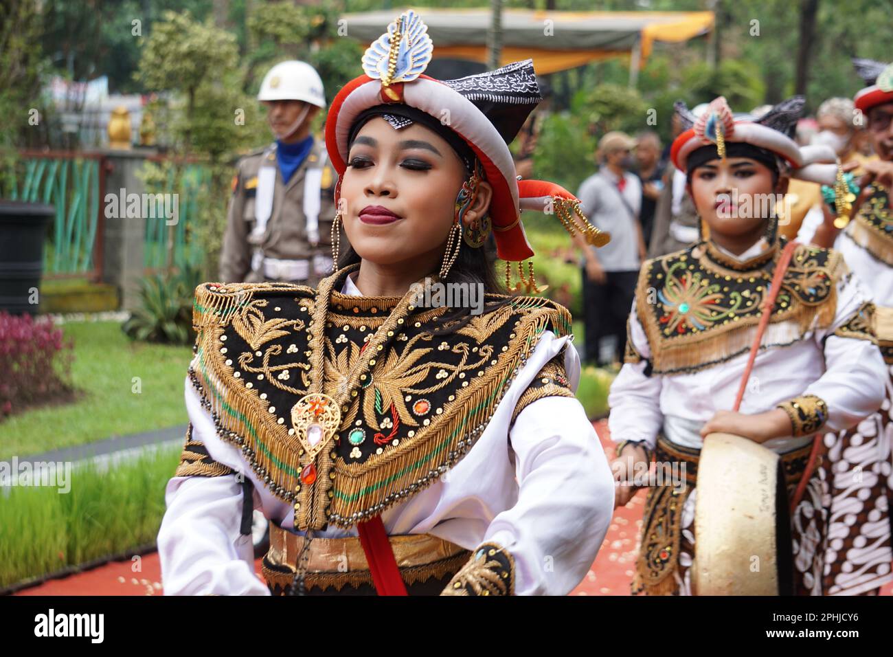 Indonesian perform reog kendang in the ceremony of Tulungagung's ...