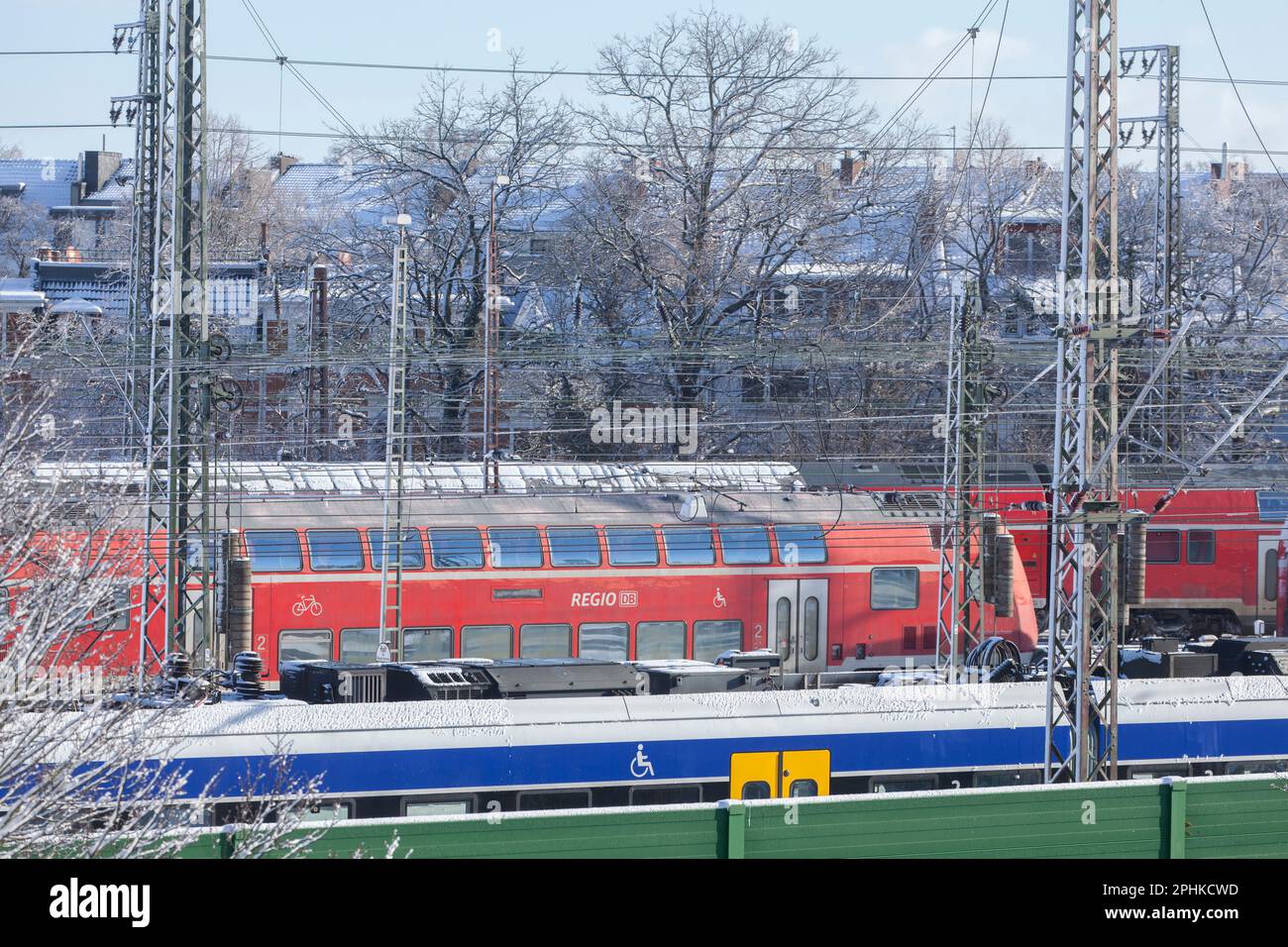 Nahverkehrszuge hi-res stock photography and images - Alamy