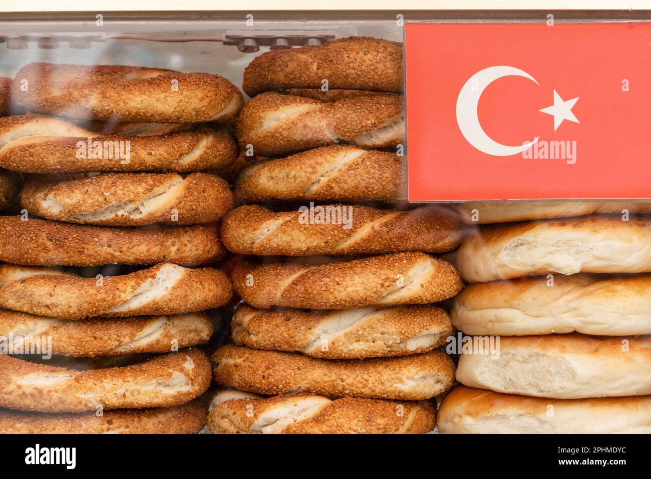 Traditional turkish flat bread for sale outside the Blue Mosque in Istanbul City Centre in Turkey on the 5th April, 2023. Credit: SMP News / Alamy Liv Stock Photo