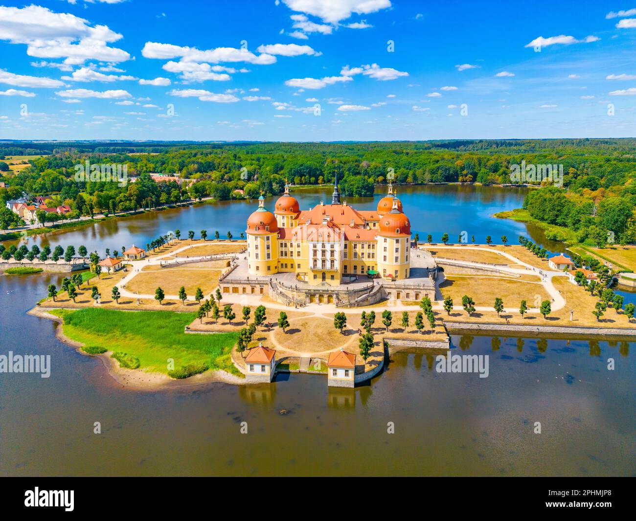 panorama-view-of-moritzburg-castle-in-germany-stock-photo-alamy