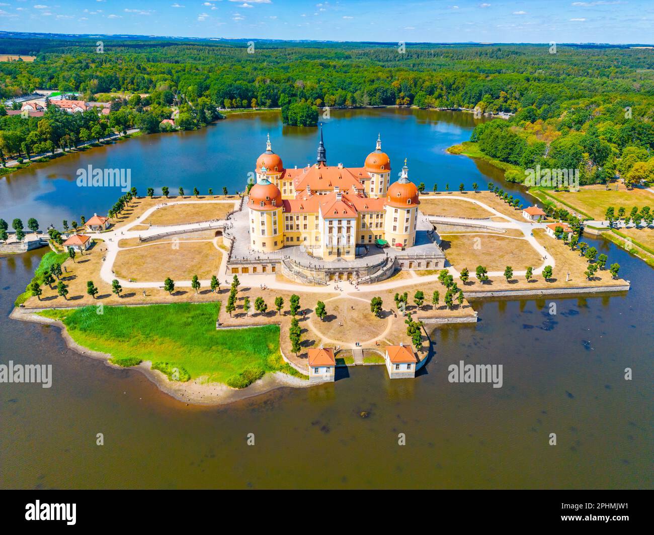 panorama-view-of-moritzburg-castle-in-germany-stock-photo-alamy