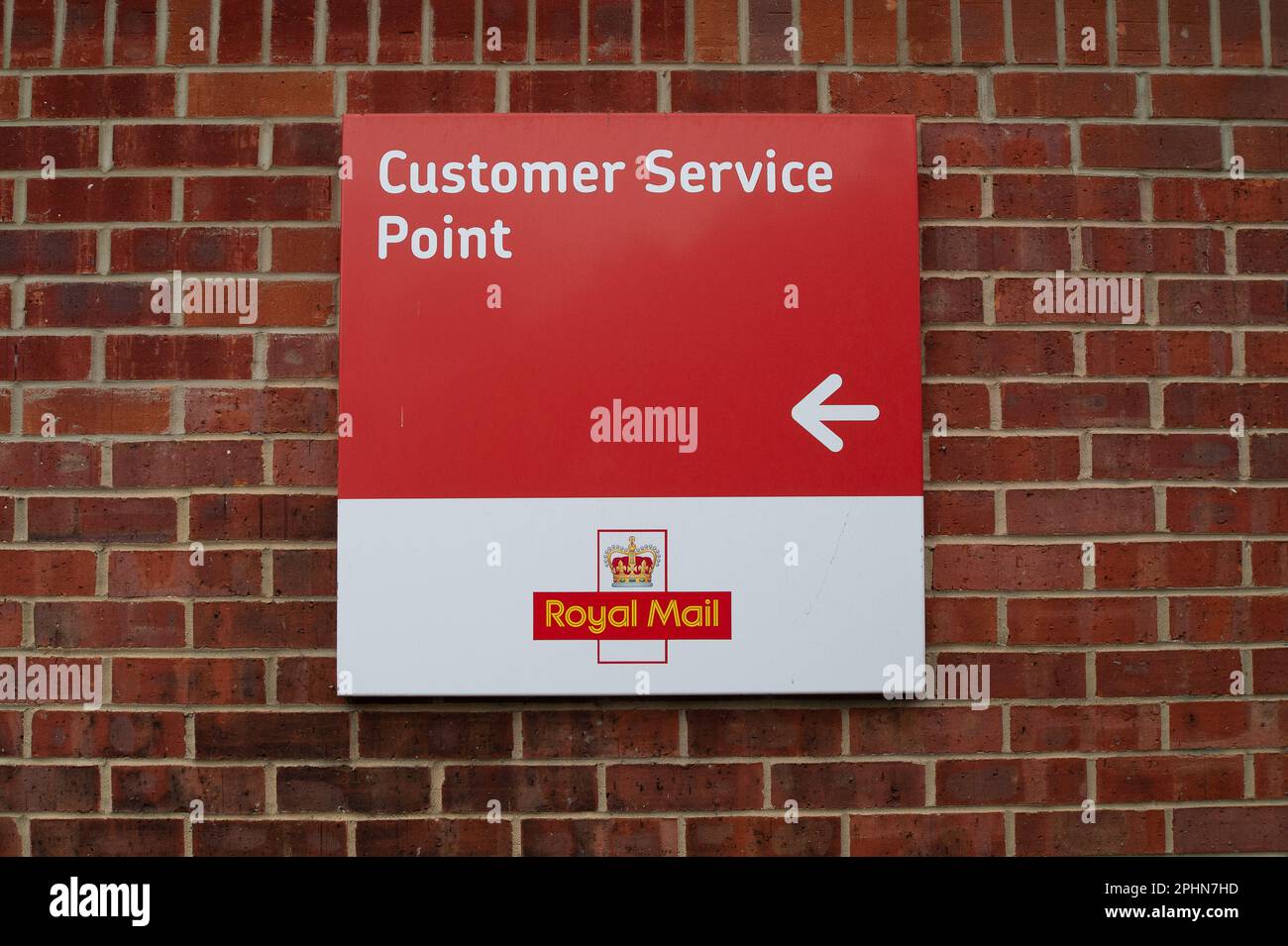 Maidenhead, Berkshire, UK. 29th March, 2023. The Royal Mail Delivery