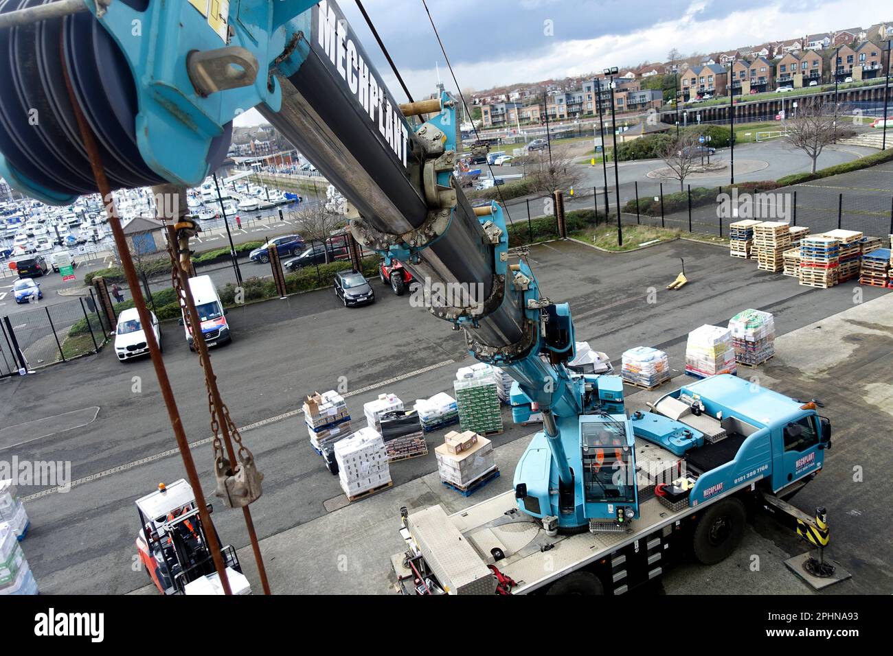 Crane, Port of Tyne, Newcastle, England, UK Stock Photo Alamy