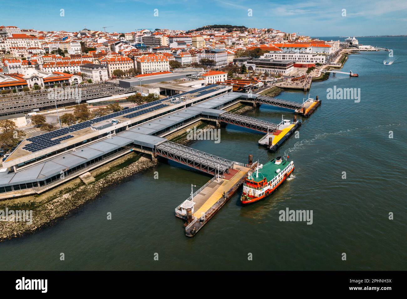 Ferry terminal cais do sodre hi-res stock photography and images - Alamy