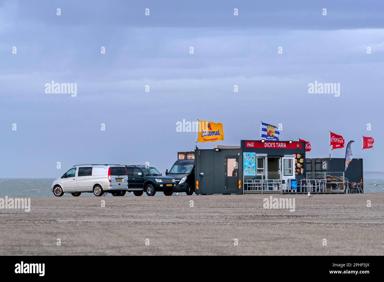 Dick's Taria fast food restaurant on a stormy day along the North Sea coast at the Brouwersdam, Ellemeet, Zeeland, Netherlands Stock Photo