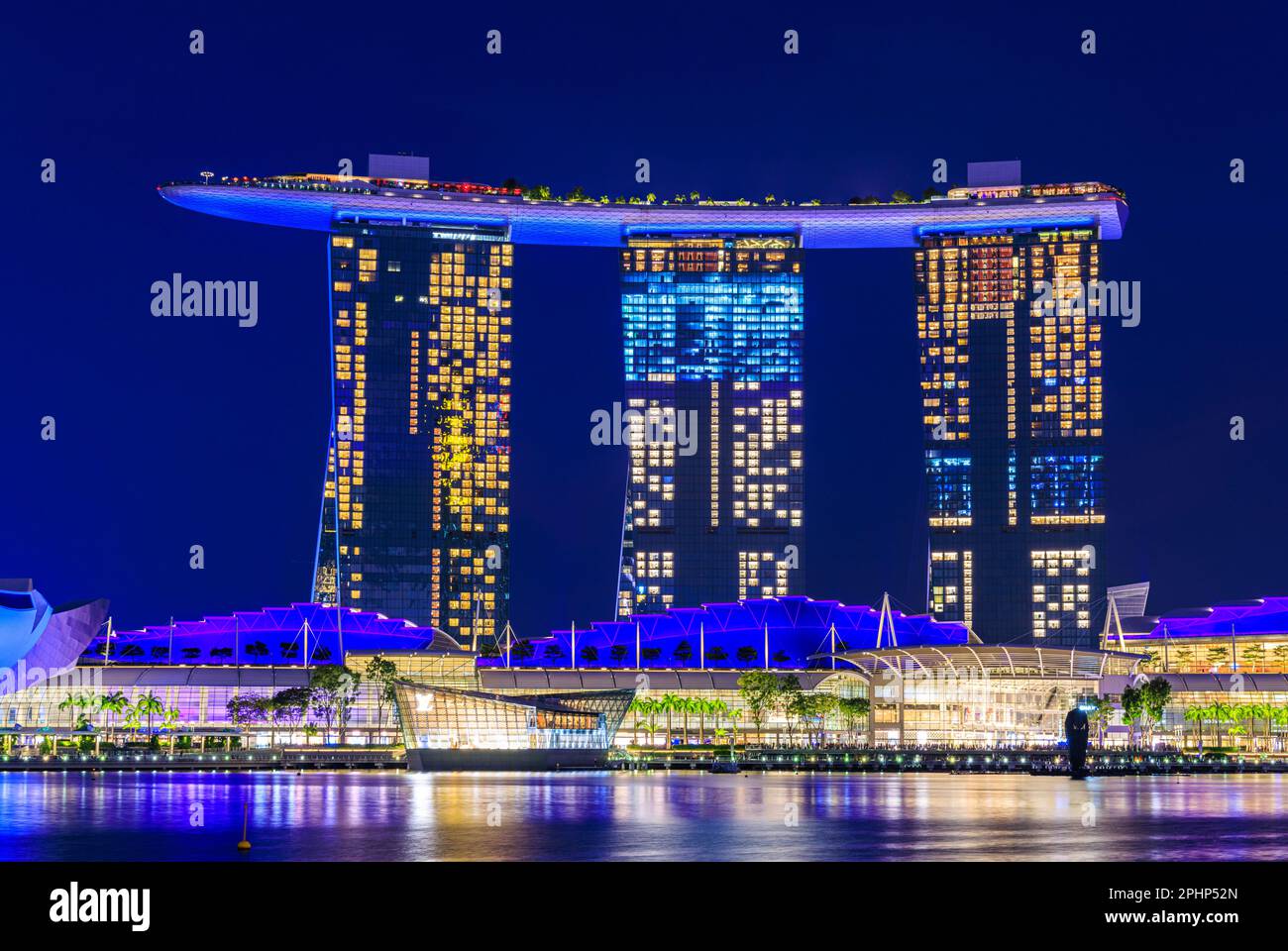Marina bay sands night hi-res stock photography and images - Alamy