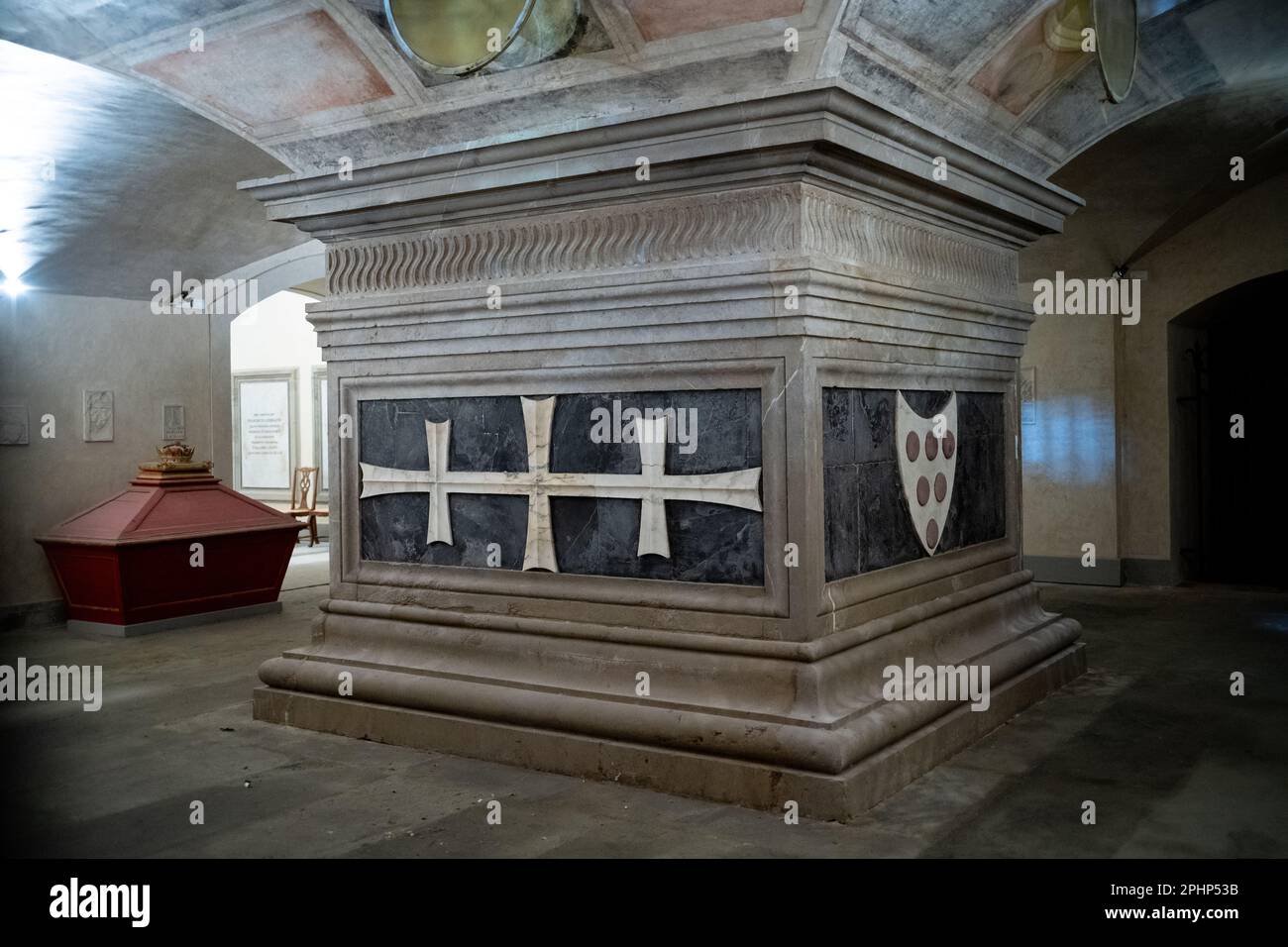 Verrochio's tomb of Cosimo the Elder in the crypt of San Lorenzo church, Florence Stock Photo