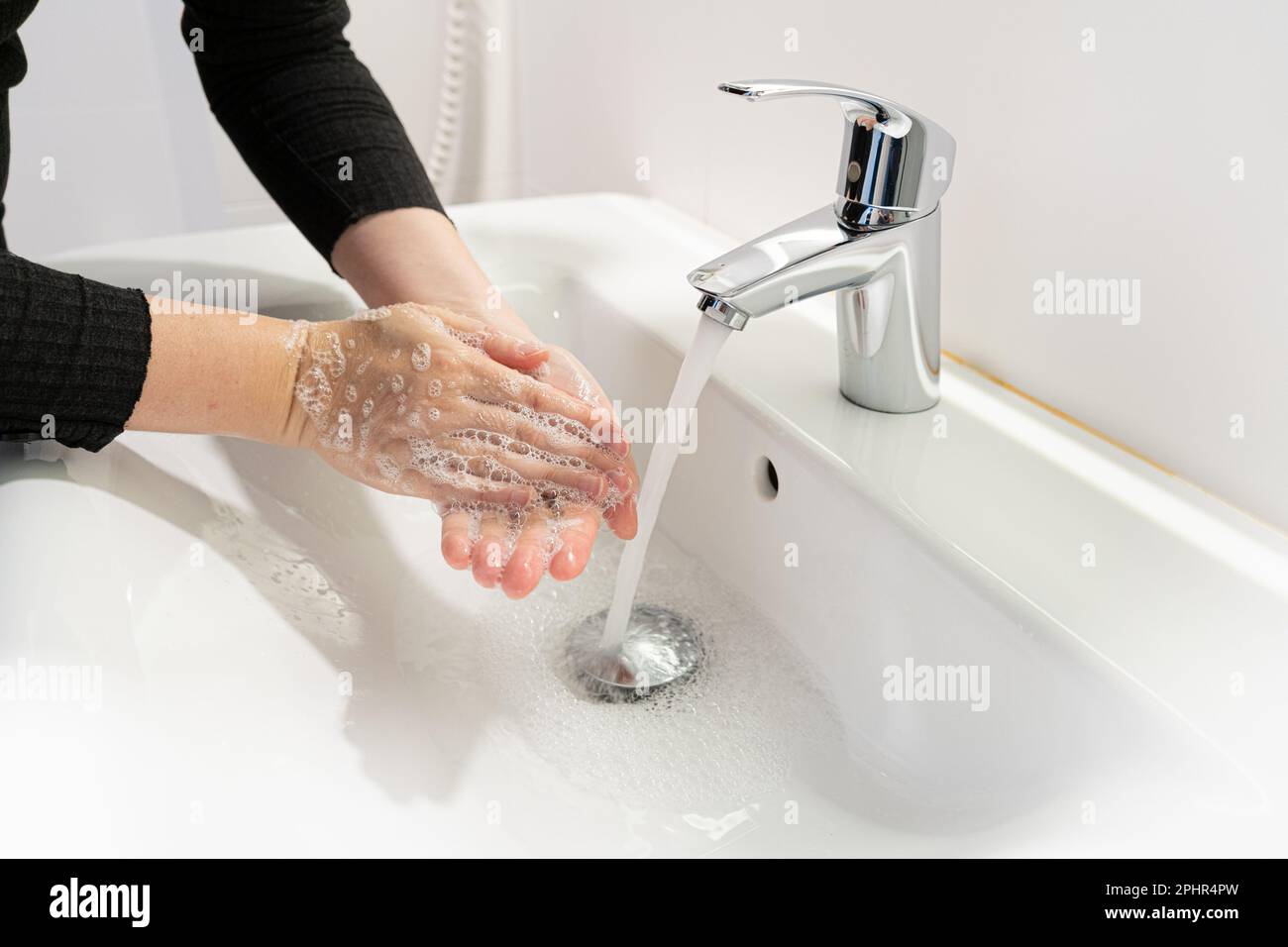 Washing Bras Basin Washing Clothes Hand Stock Photo by ©NantawanPatamarot  586244486