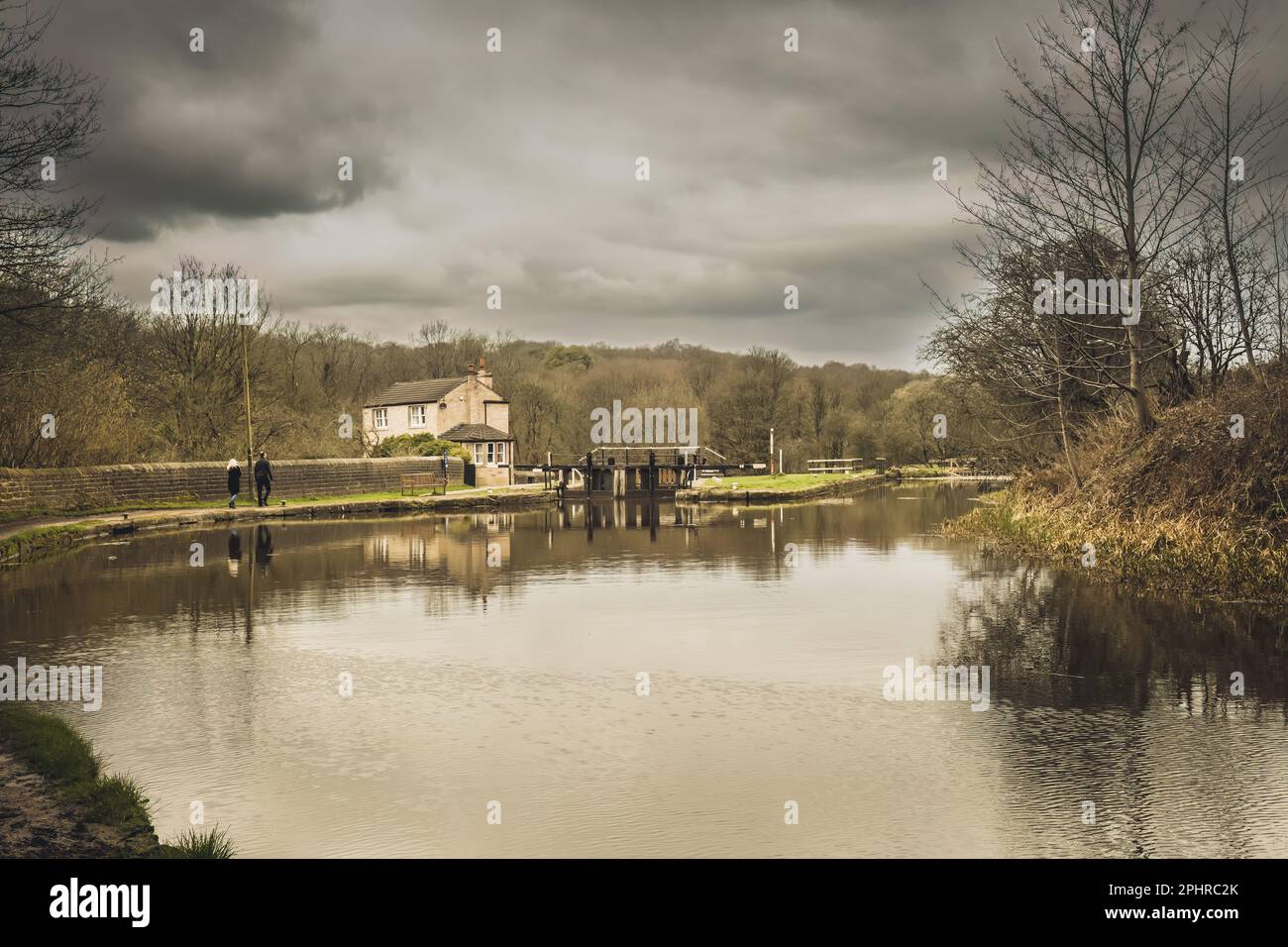 26.03.2023 Appley Bridge, Lancashire, UK. The Leeds Liverpool canal at
