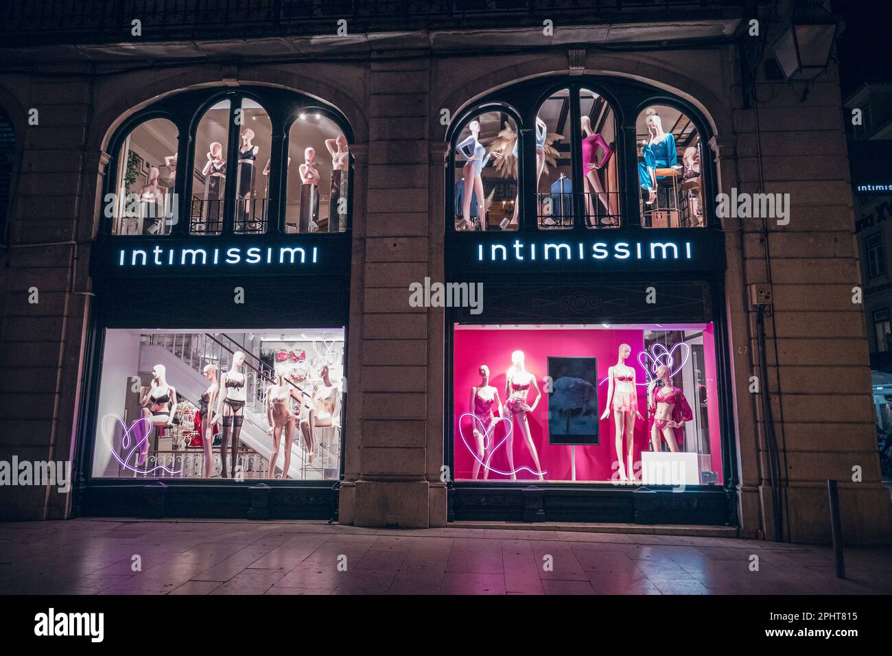 Intimissimi hi-res stock photography and images - Alamy