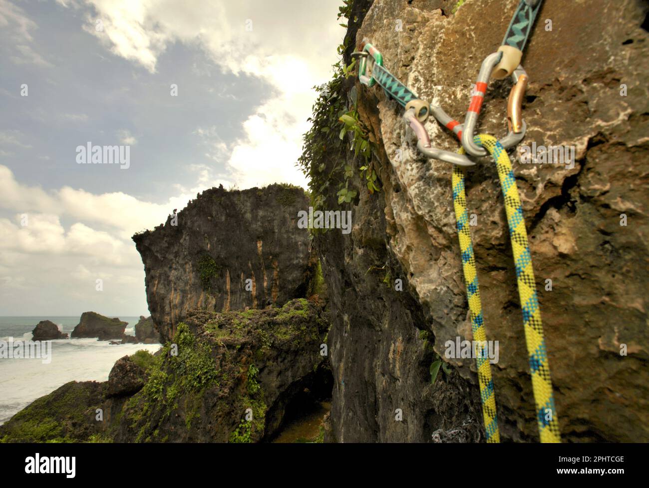 bolted-hangers-with-runners-and-a-rope-that-are-installed-for-an-anchor