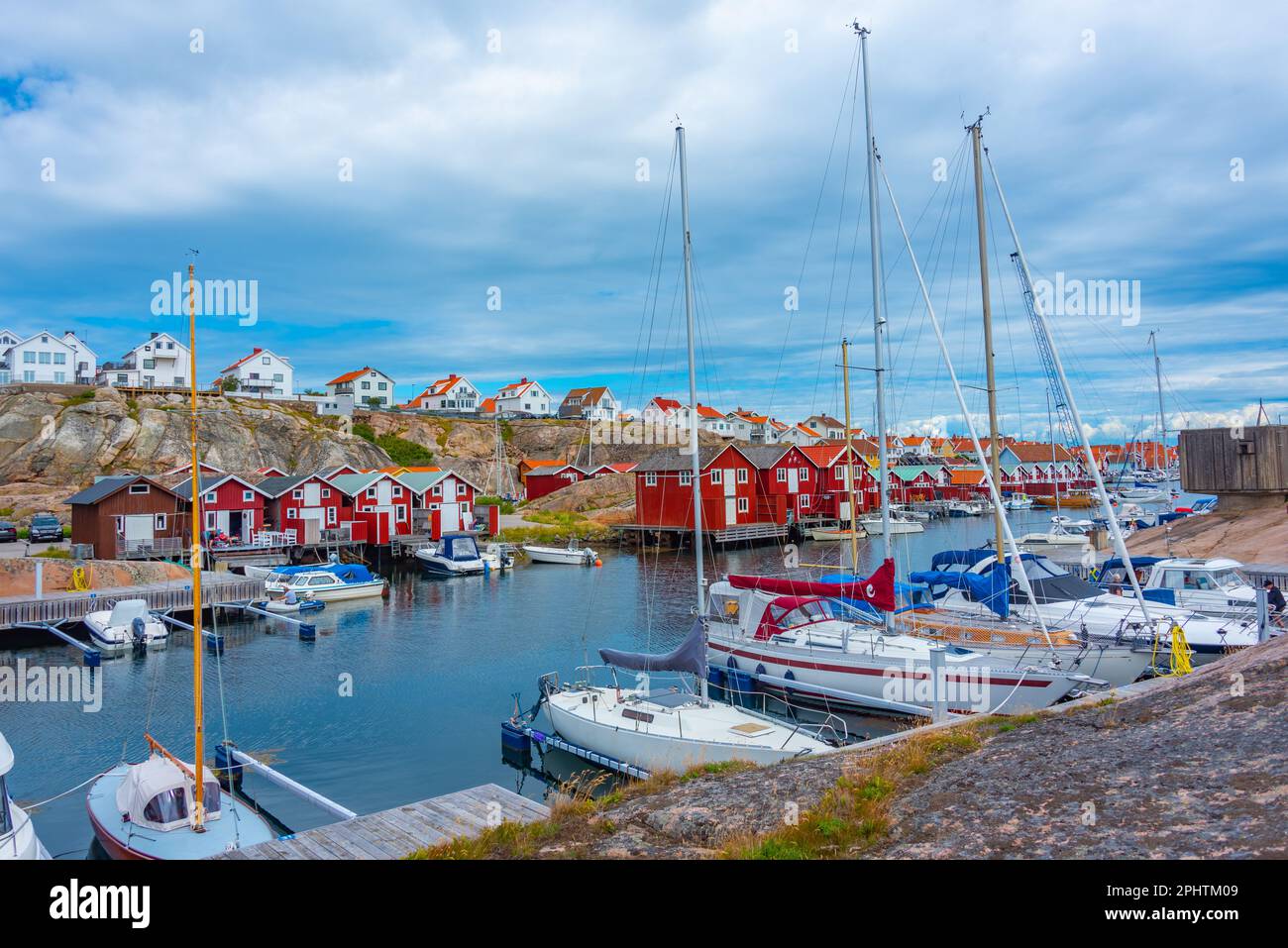 Waterfront promenade at Swedish village Smögen Stock Photo - Alamy