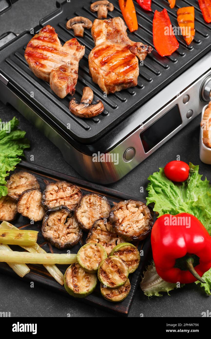 Modern electric grill board hi-res stock photography and images - Alamy