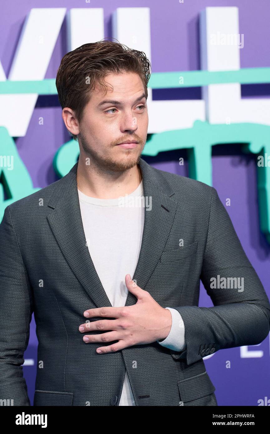 Dylan sprouse beautiful disaster hires stock photography and images
