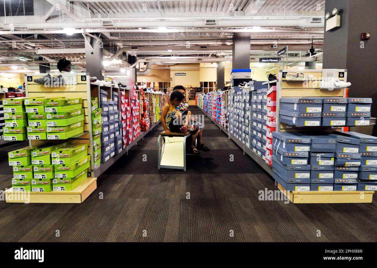 Large shoe shop hi-res stock photography and images - Alamy