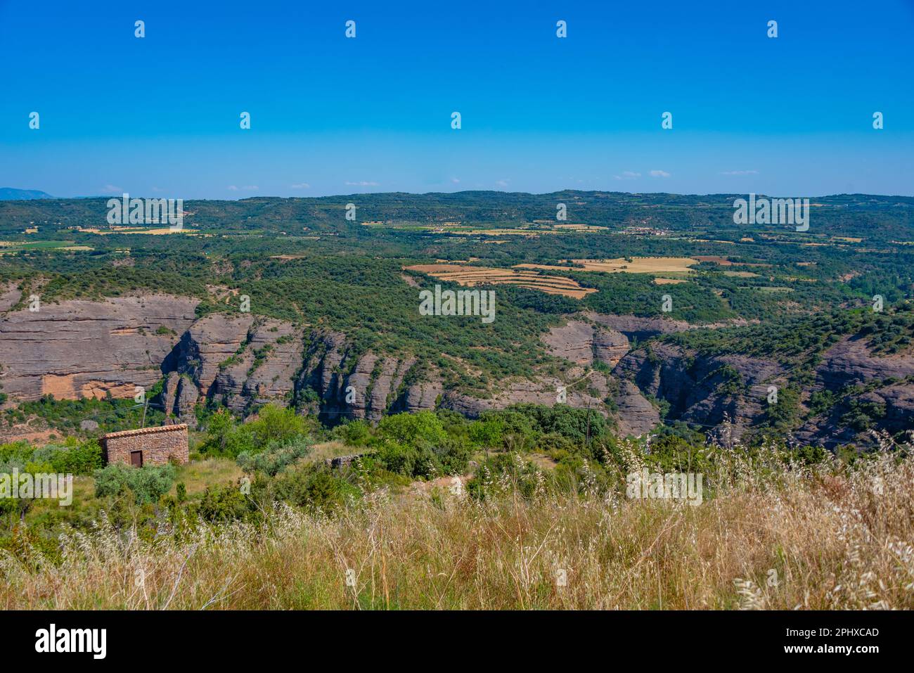 Valley of Rio Vero near Spanish village Alquezar Stock Photo - Alamy