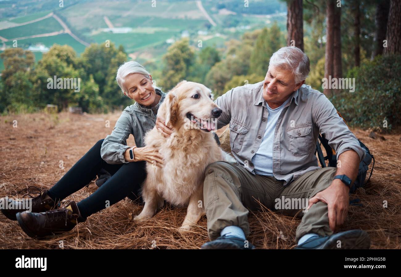 Man woman dog hiking mountain hi-res stock photography and images - Alamy