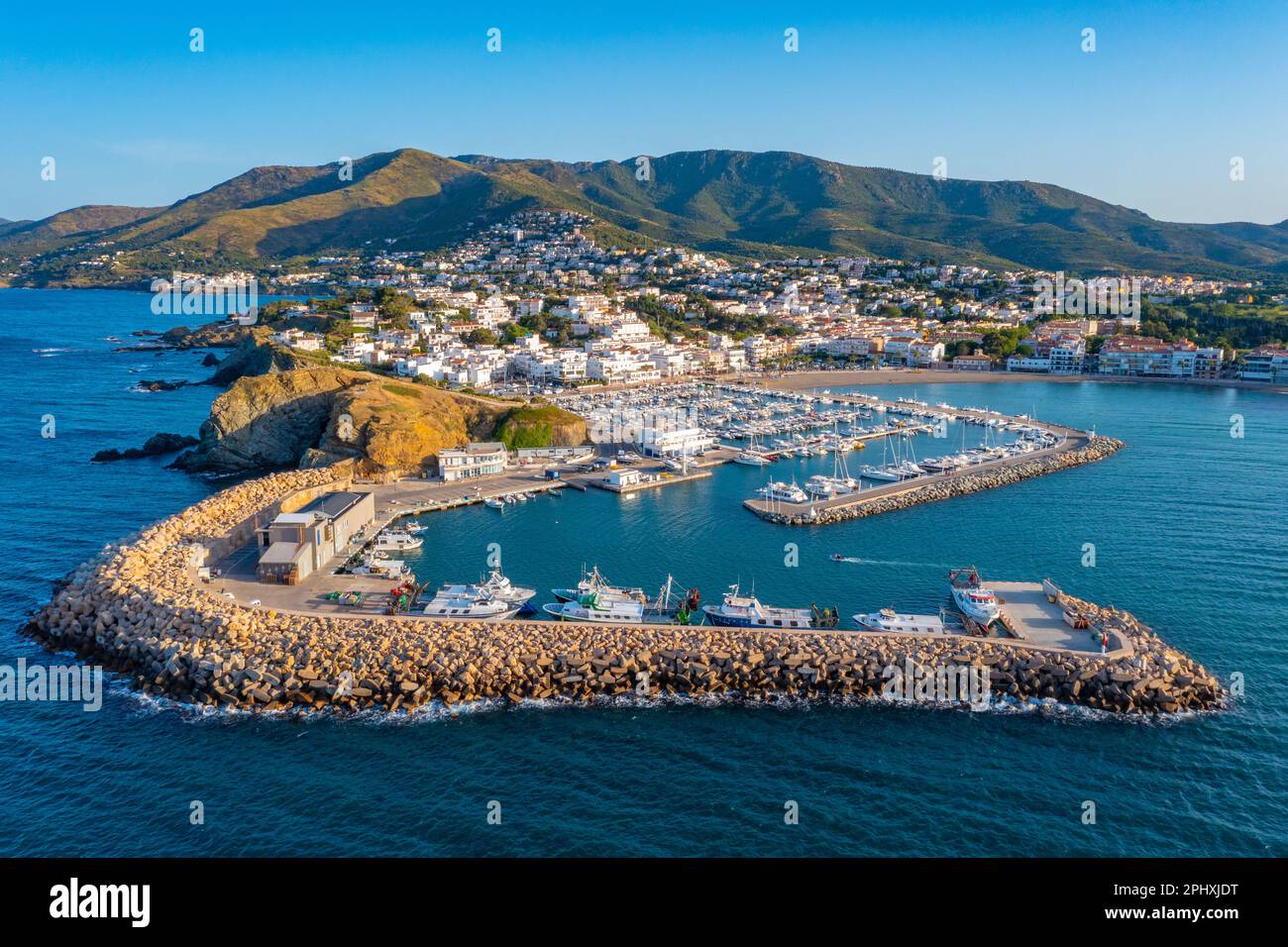 Port De Llanca Hi res Stock Photography And Images Alamy port-de-llanca-hi-res-stock-photography-and-images-alamy