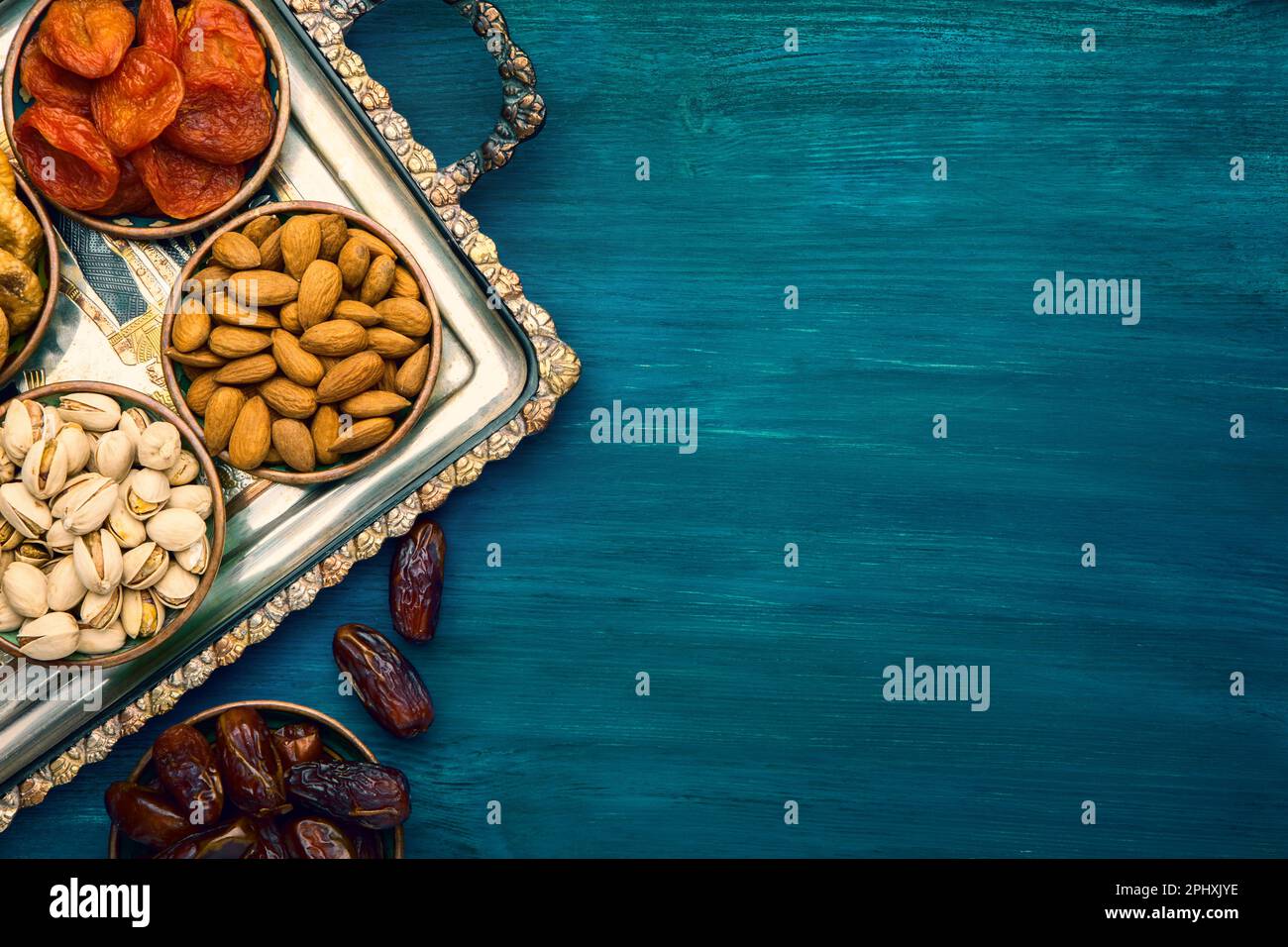 Pistachiosnuts hires stock photography and images Alamy