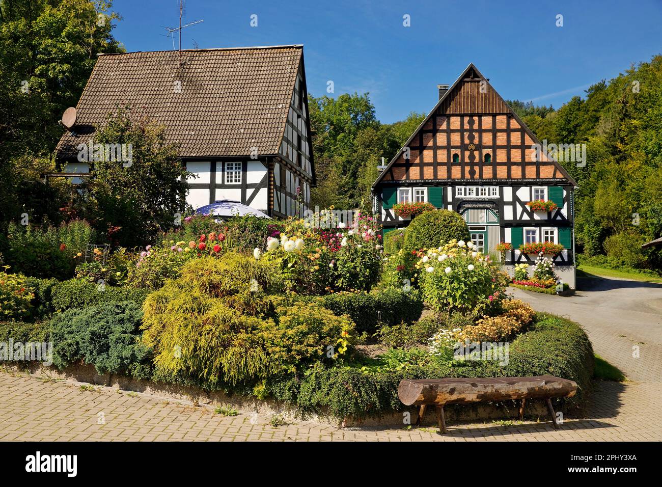 Rural monuments hi-res stock photography and images - Alamy