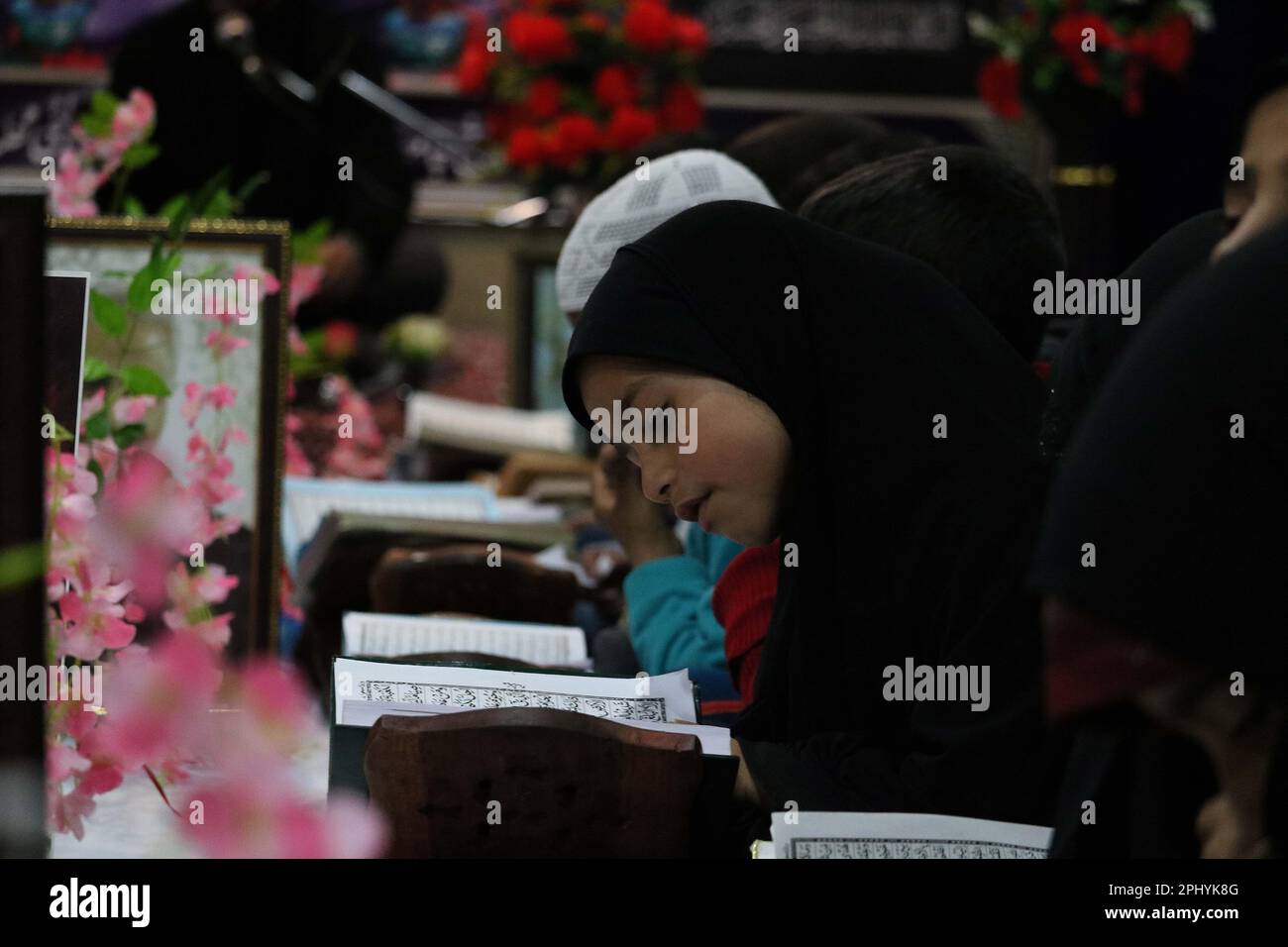 Kashmiri muslim girls recitation holy quran fasting month ramada hires stock photography and