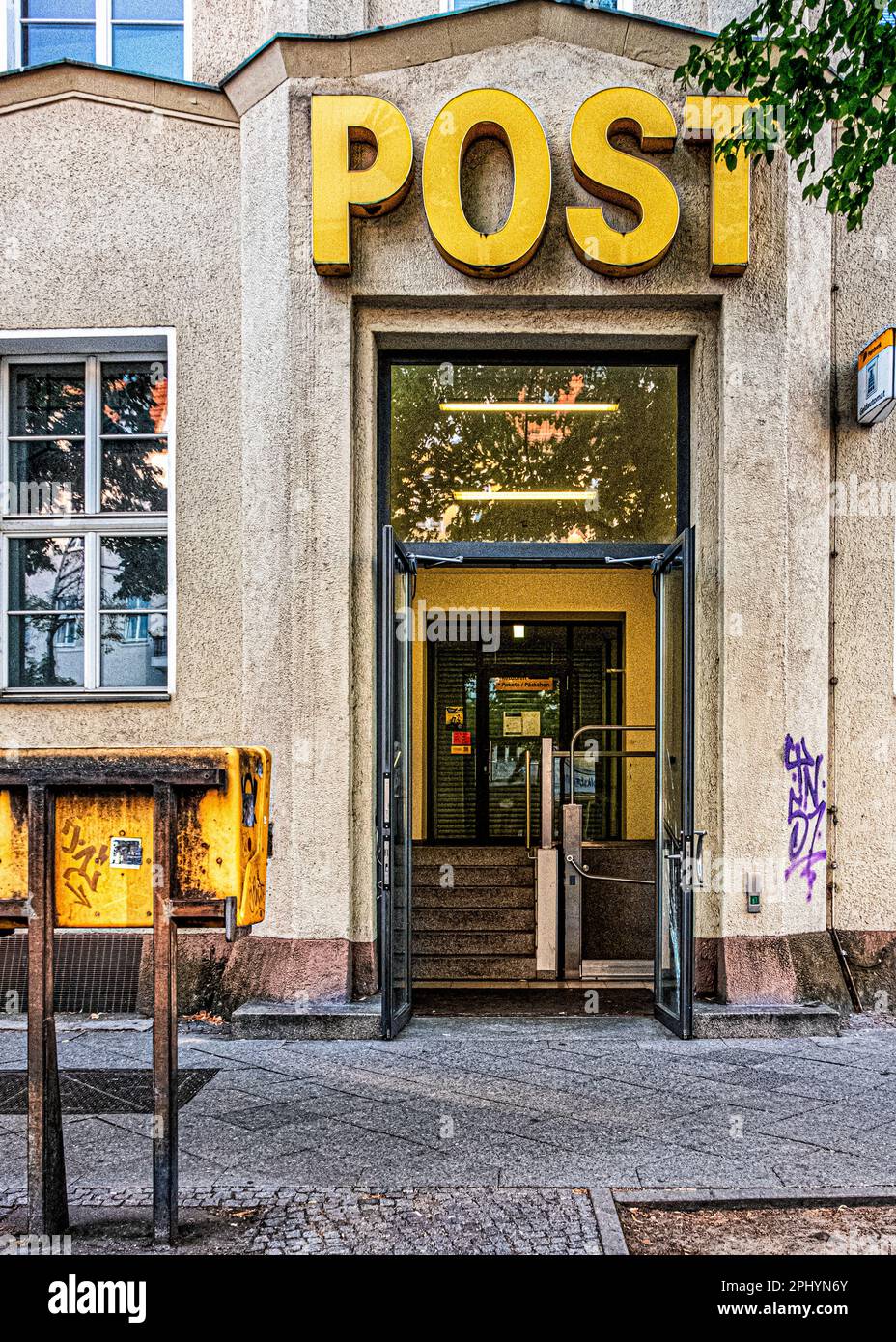 Post Office entrance & Mail box in Residenzstrasse, Reinickendorf