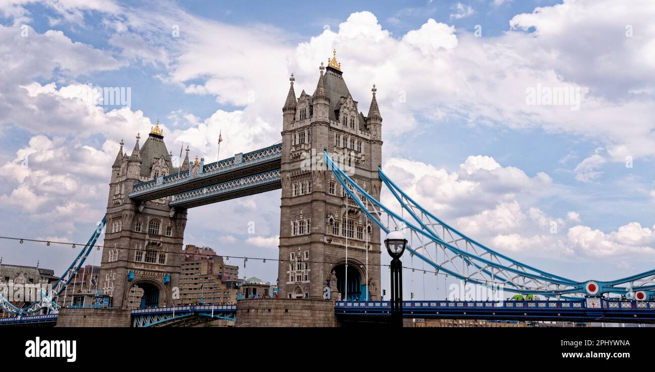 The Tower Bridge and the Tower of London - Travel destination London ...