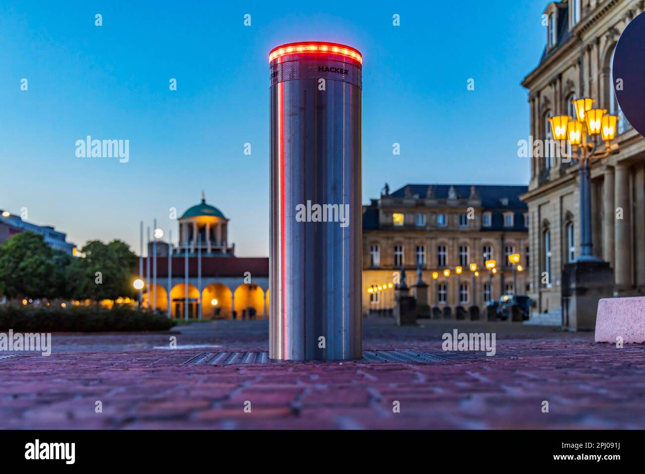 Electro-hydraulic bollards on squares in the city centre, safety by blocking traffic, Neues Schloss, Stuttgart, Baden-Wuerttemberg, Germany Stock Photo