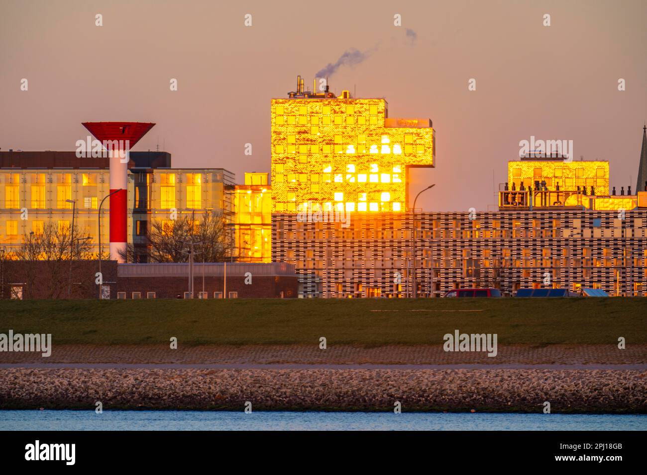 Helmholtz centre for polar and marine research hi-res stock photography and  images - Alamy