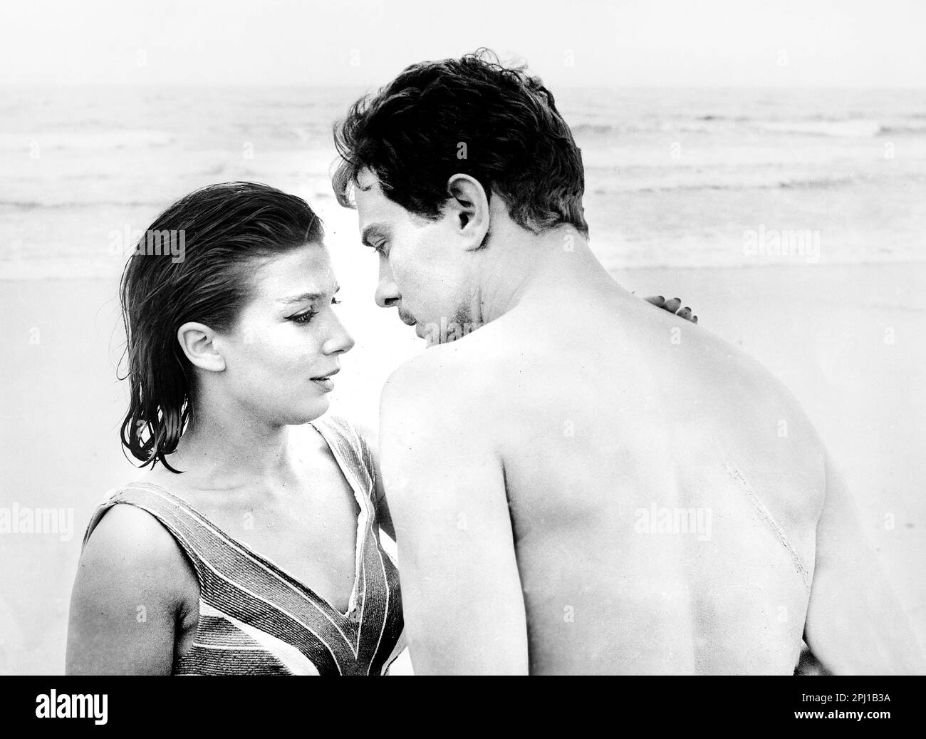 Graciela Borges, Alfredo Alcon, on-set of the Argentine Film, 'Summerskin', Spanish title: Piel de verano, directed and produced by Leopoldo Torre Nilsson, 1961 Stock Photo