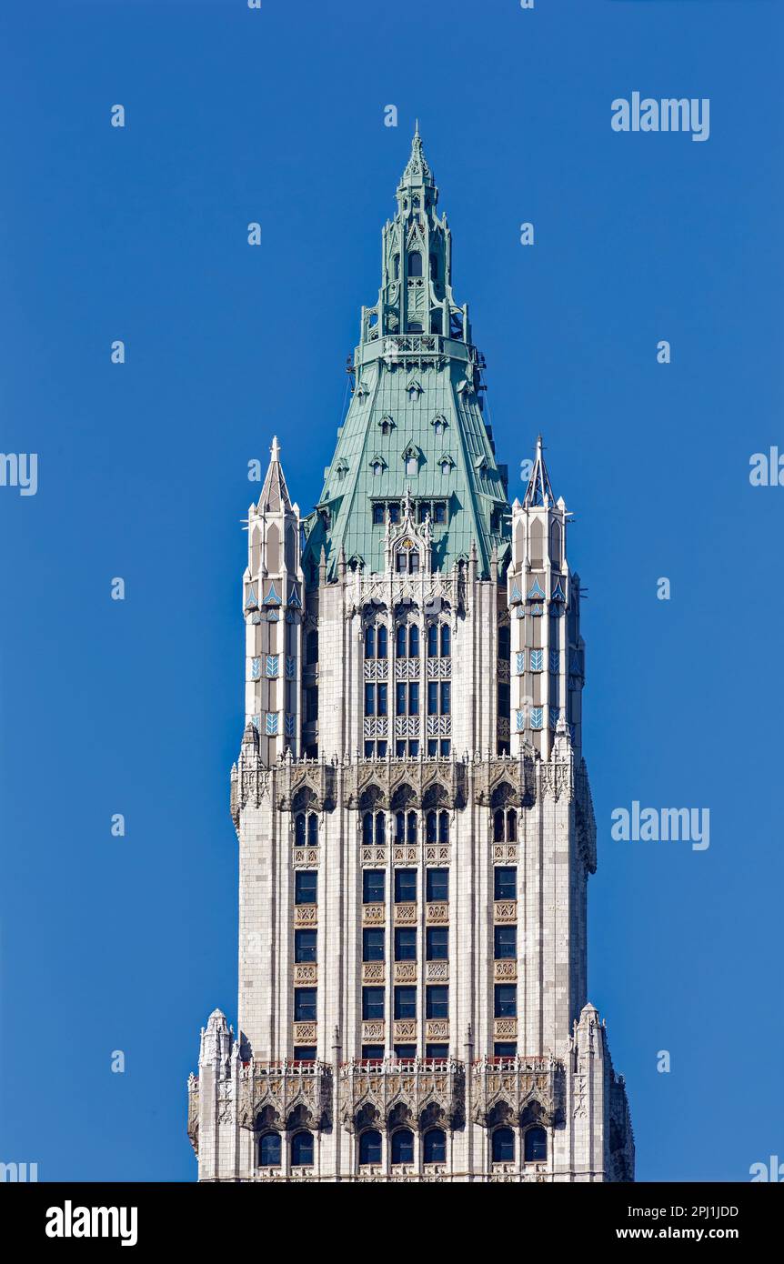 Archives: Landmark Woolworth Building, before 30 Park Place was built ...