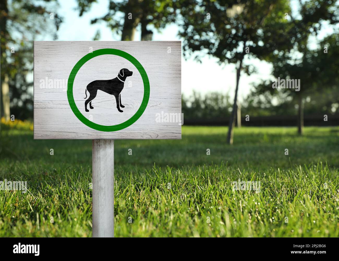 Guide dogs permitted hi-res stock photography and images - Alamy