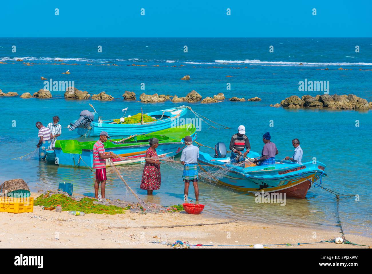 Sri lanka fishing boats hi-res stock photography and images - Page