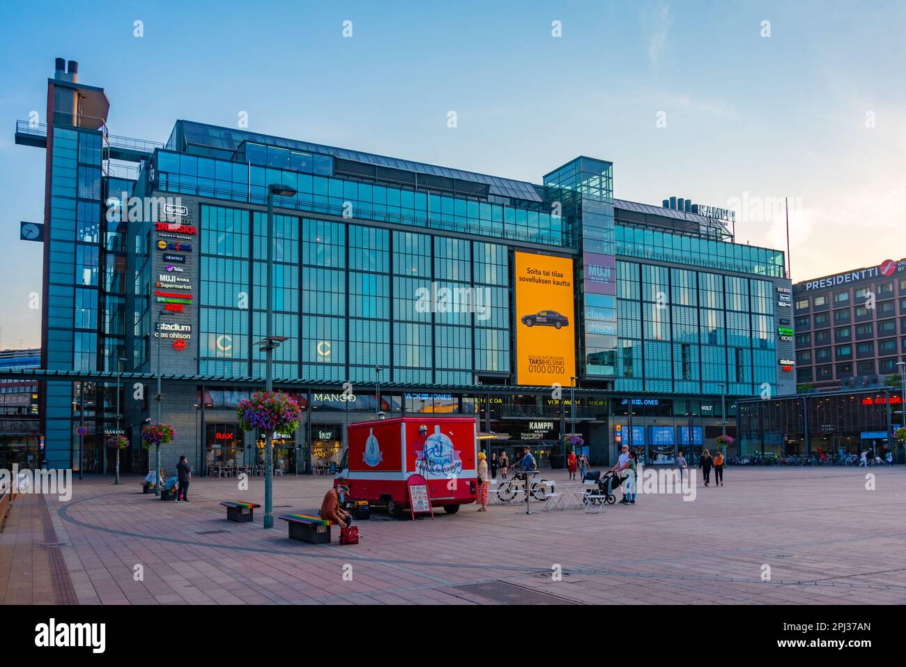 Shopping mall helsinki hi-res stock photography and images - Page 3 - Alamy