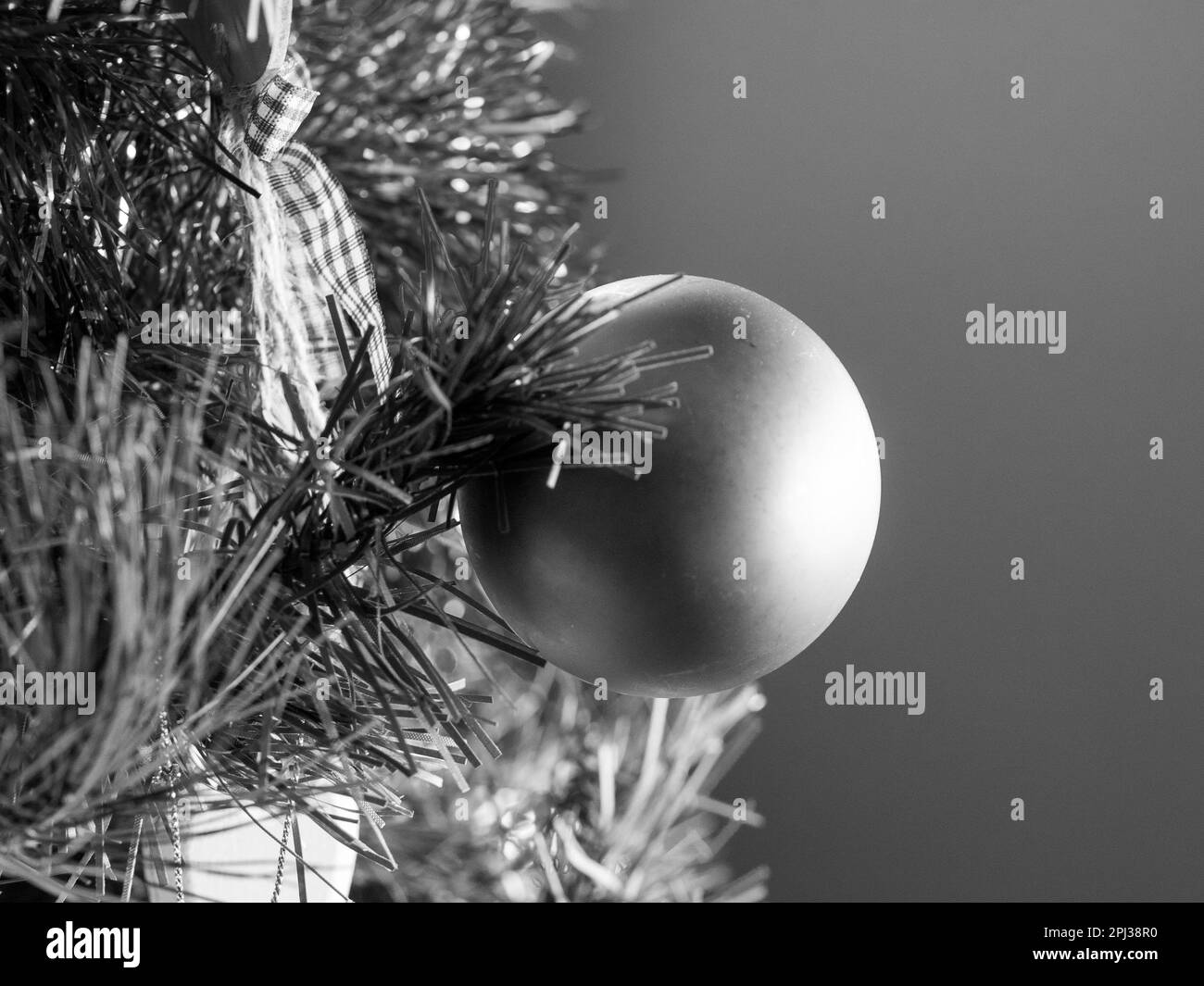 How To Place Decorations On A Christmas Tree