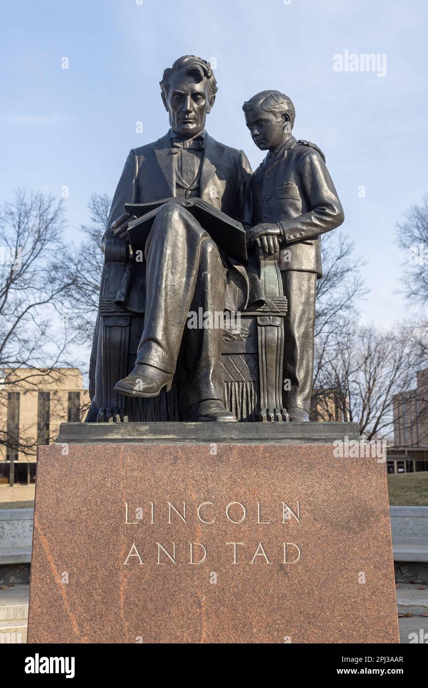 Lincoln and Tad statue by Fred Martin and Mabel Landrum Torrey on the west steps of the Iowa state capitol in Des Moines Stock Photo