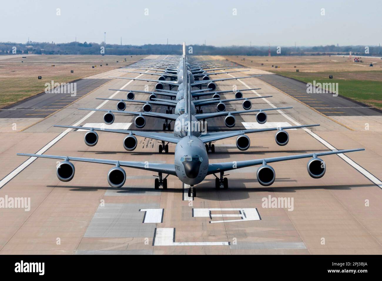 McConnell Air Force Base, Kansas, USA. 27th Mar, 2023. Sixteen Air